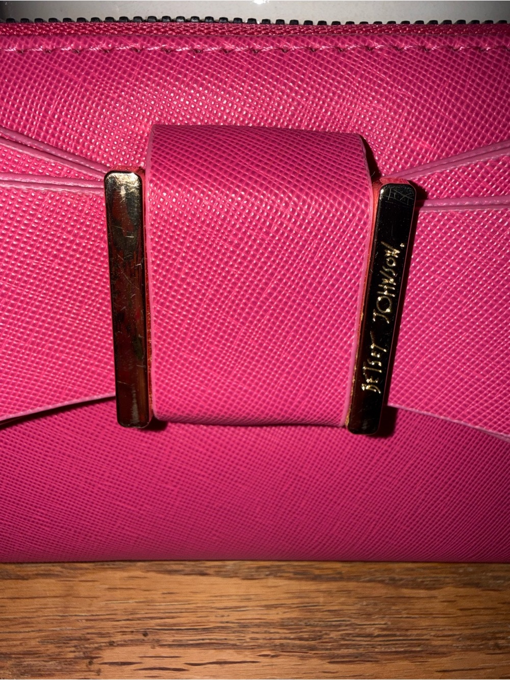 Betsey Johnson Hot Pink Bow Wristlet Clutch - Picture 2 of 7